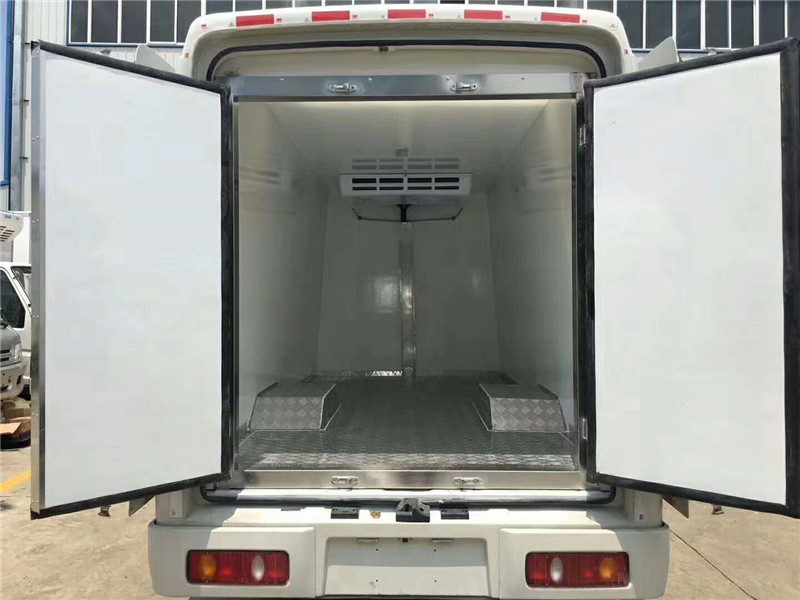 3.5米东风天来面包冷藏车