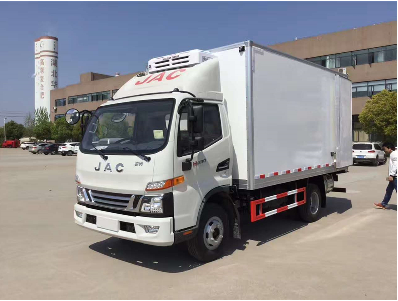 （4.2米）江淮骏铃V6肉勾冷藏车