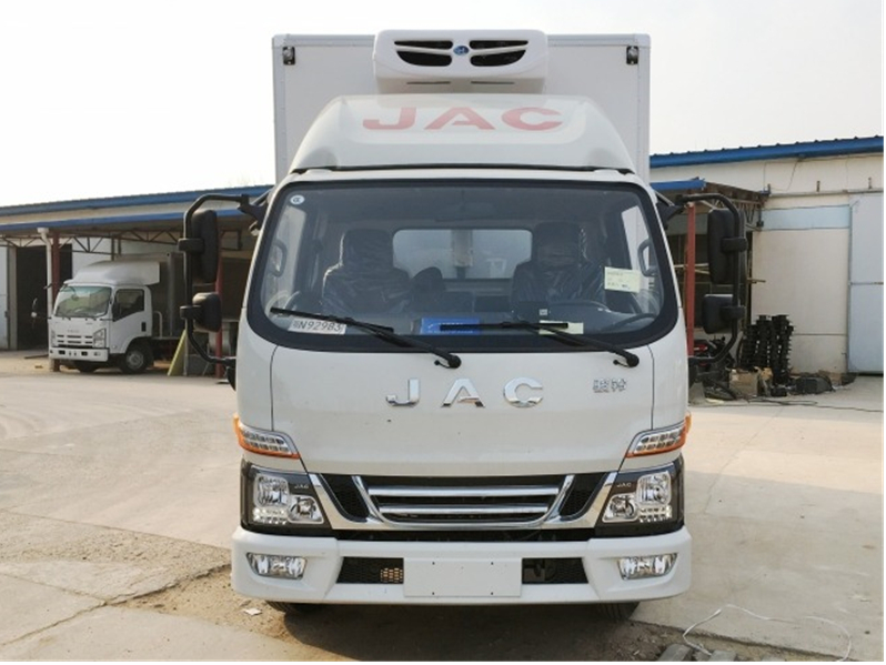 3.7米江淮骏铃V5（排半）冷藏车
