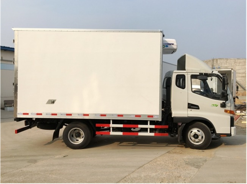 3.7米江淮骏铃V5（排半）冷藏车