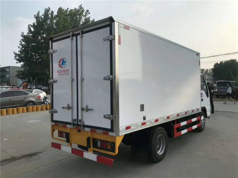 （4.2米）庆铃五十铃100P肉勾冷藏车