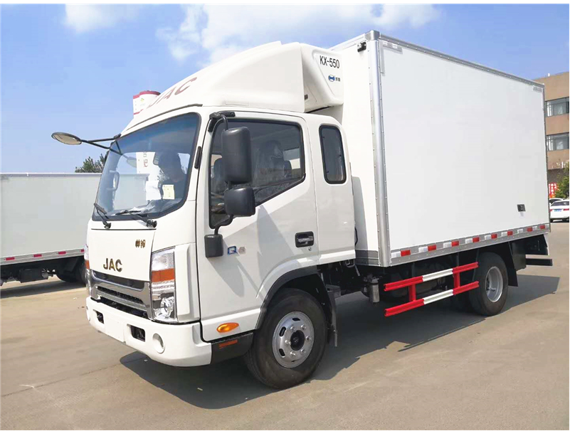 3.7米江淮帅铃（排半）肉勾冷藏车
