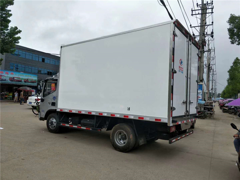 （4.2米）福田欧马可S3肉勾冷藏车