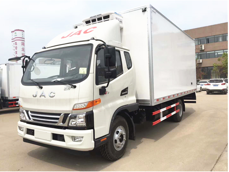 （5.2米）江淮骏铃V7（排半）冷藏车