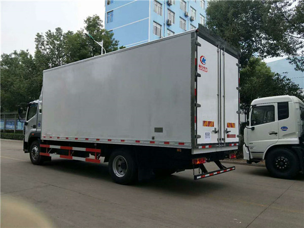 （5.9米/6.6米）福田欧马可S5肉勾冷藏车