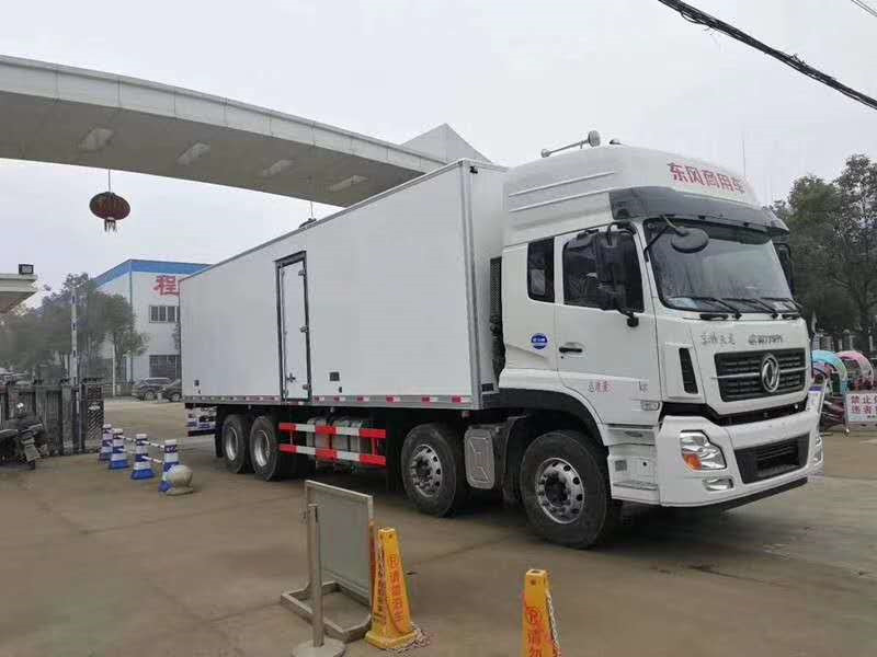 (9.4米）东风天龙前四后八肉勾冷藏车