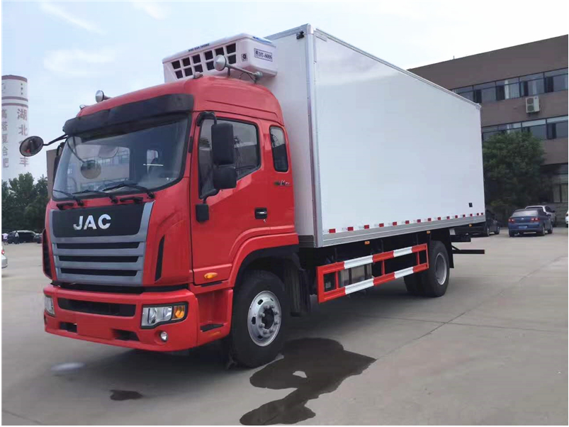 (6.8米/7.6米）江淮格尔发肉勾冷藏车