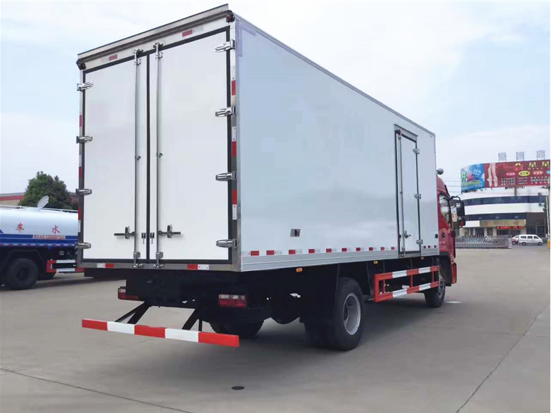 (6.8米/7.6米）江淮格尔发肉勾冷藏车