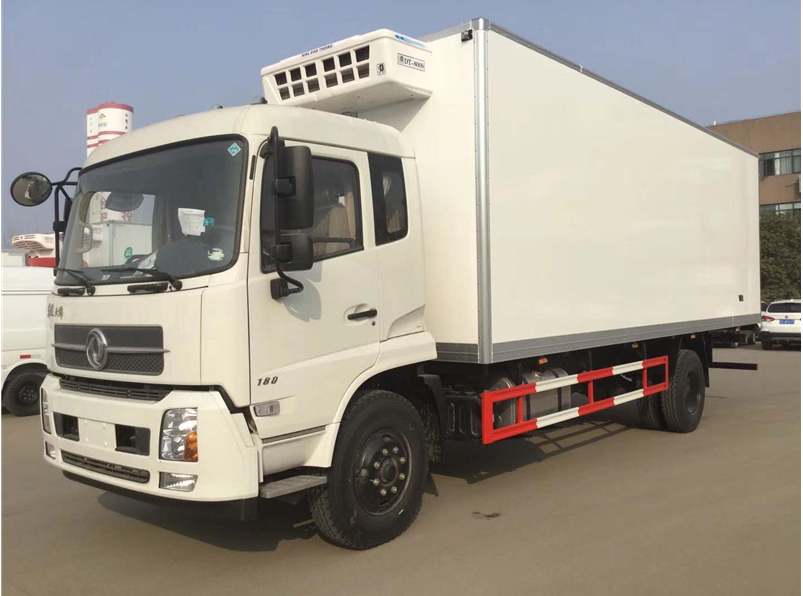 (7.4米/7.8）东风天锦单桥肉勾冷藏车
