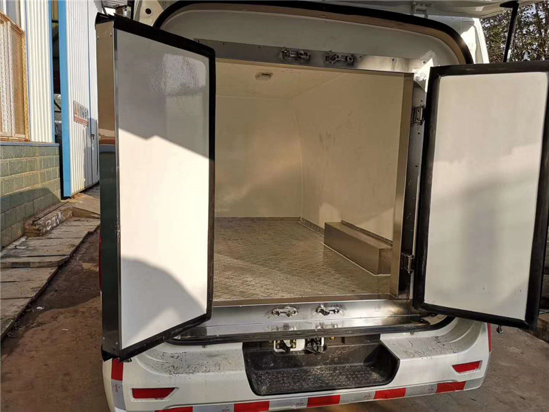 2.3米 长安睿行疫苗药品冷藏车