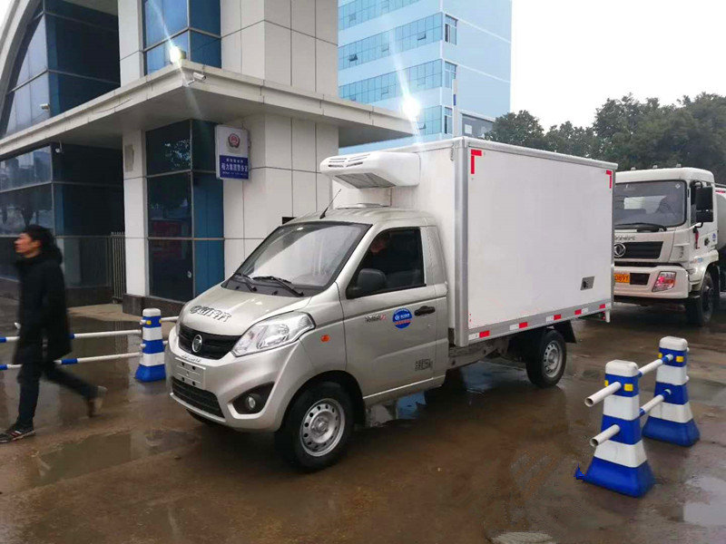 2.8米福田祥菱（后单轮）冷藏车