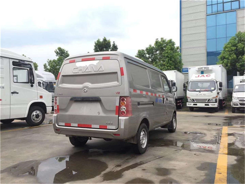 1.75米长安面包冷藏车