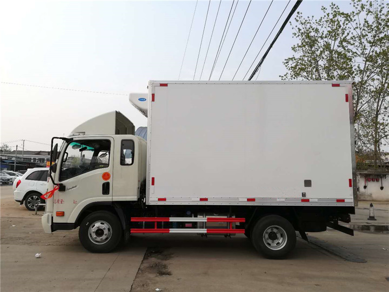 3.75米大运（排半）冷藏车