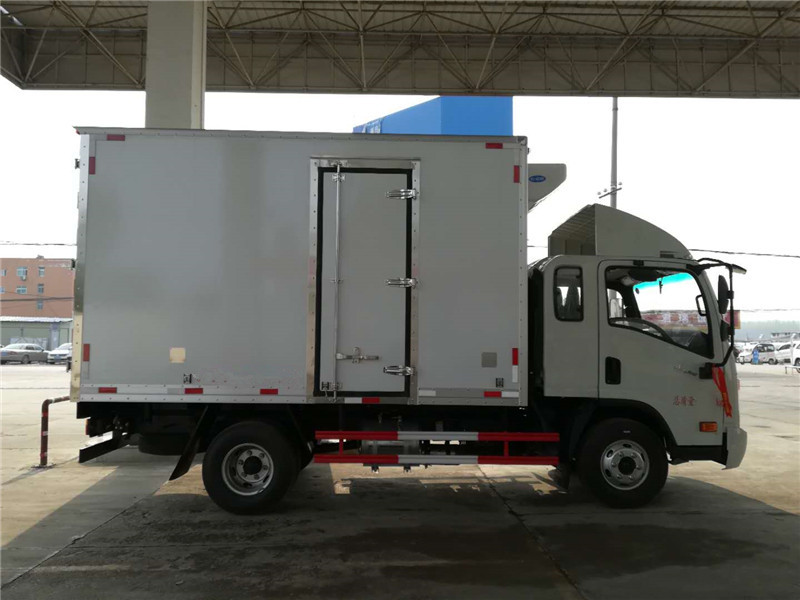 3.75米大运（排半）冷藏车