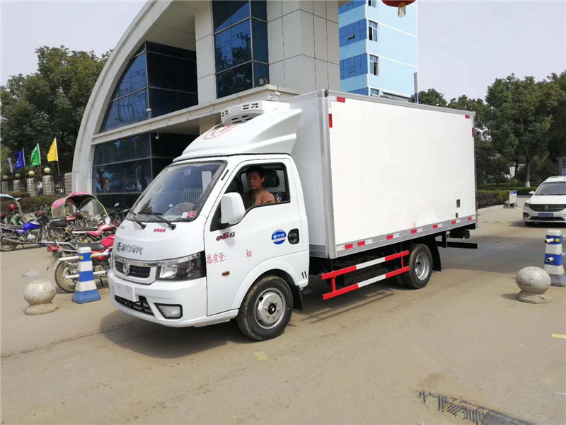 国六 3.5米东风逸途（后双轮）冷藏车