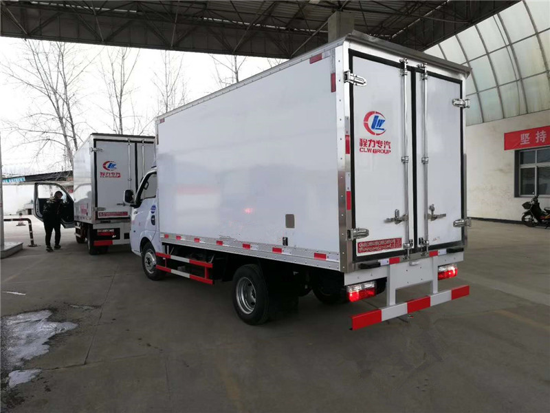 国六 3.5米东风逸途（后双轮）冷藏车