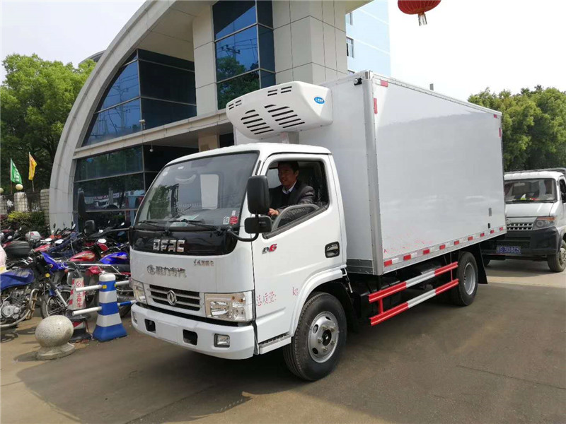 （4.2米 ）东风多利卡冷藏车