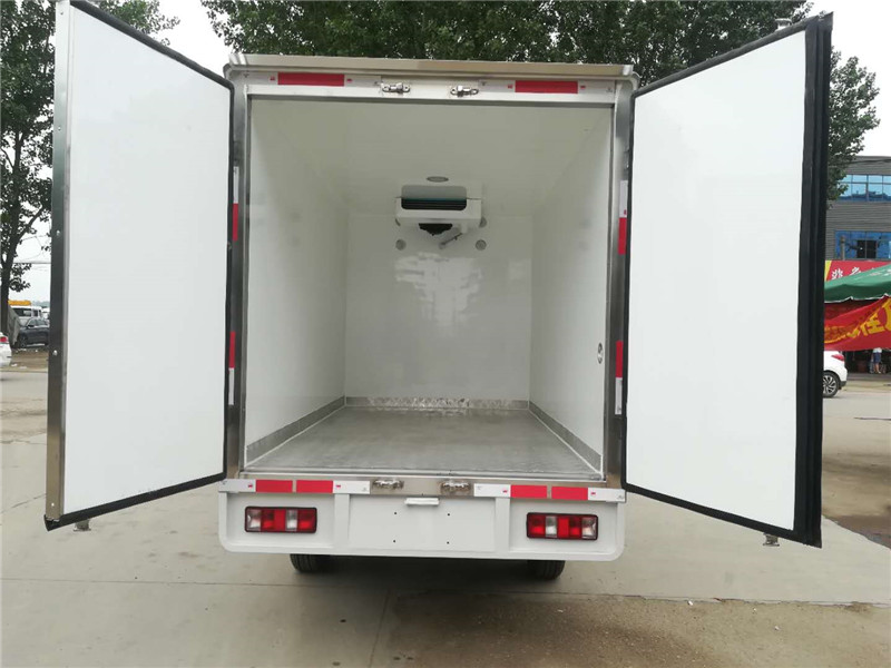 2.68米长安（后单轮）冷藏车