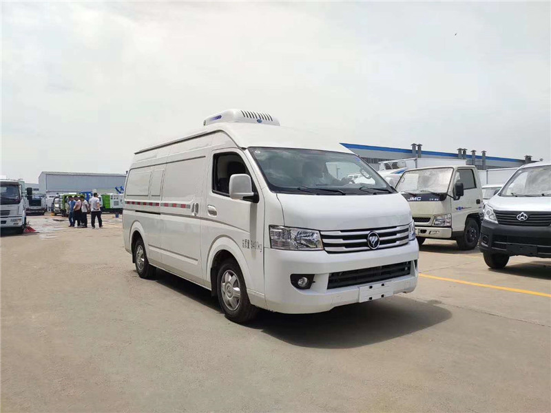 3米福田G9(柴油/汽油）面包冷藏车