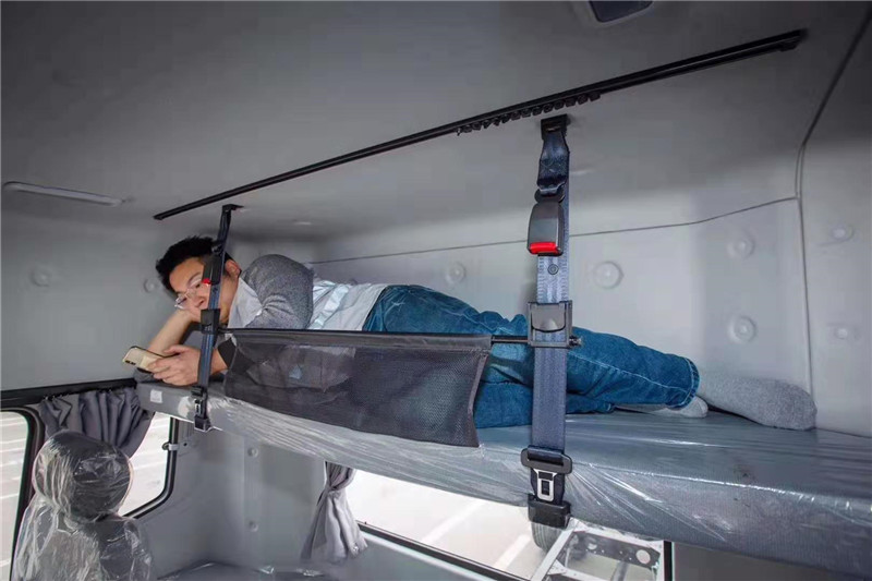 （6.8米）东风天锦高顶双卧冷藏车