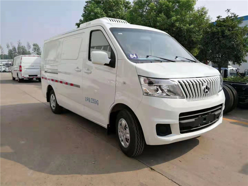 商务面包式冷藏车