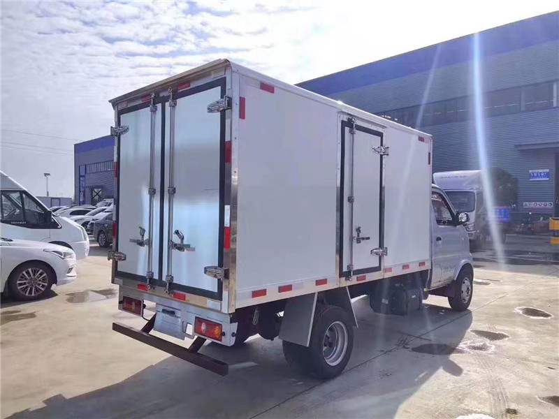 国六3.2米长安神骐（后双轮）冷藏车