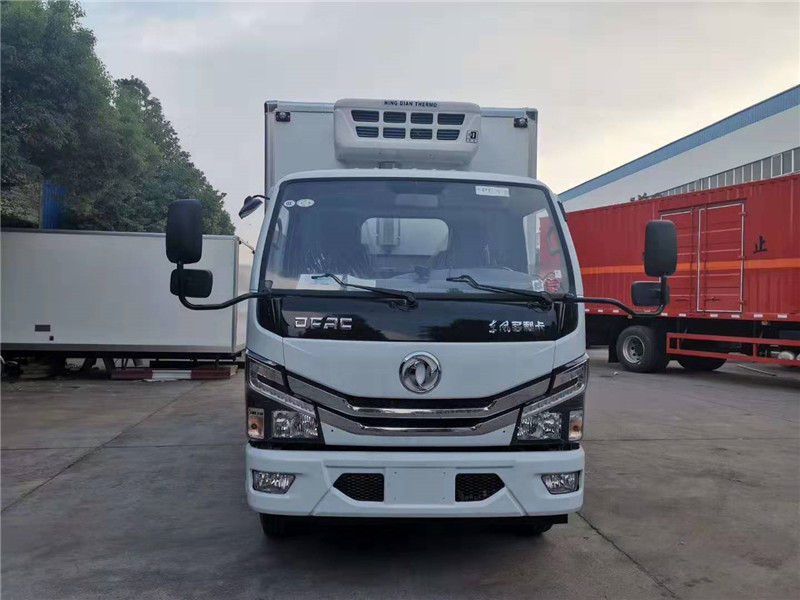 国六 4.2米东风多利卡D6冷藏车