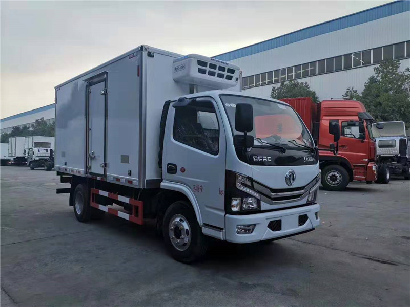 国六 4.2米东风多利卡D6冷藏车