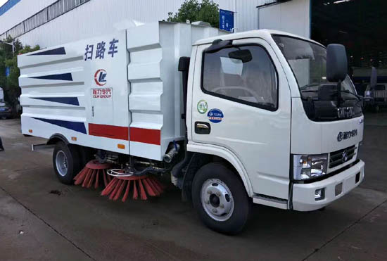 东风小多利卡扫路车