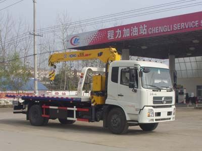 东风天锦带吊清障车