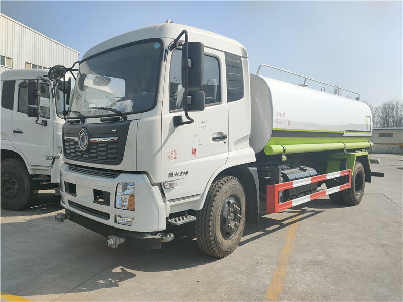 国六15吨东风天锦洒水车