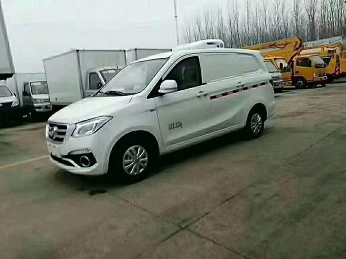 福田ix5疫苗运输保温车