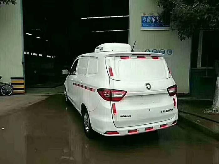 福田ix5疫苗运输保温车
