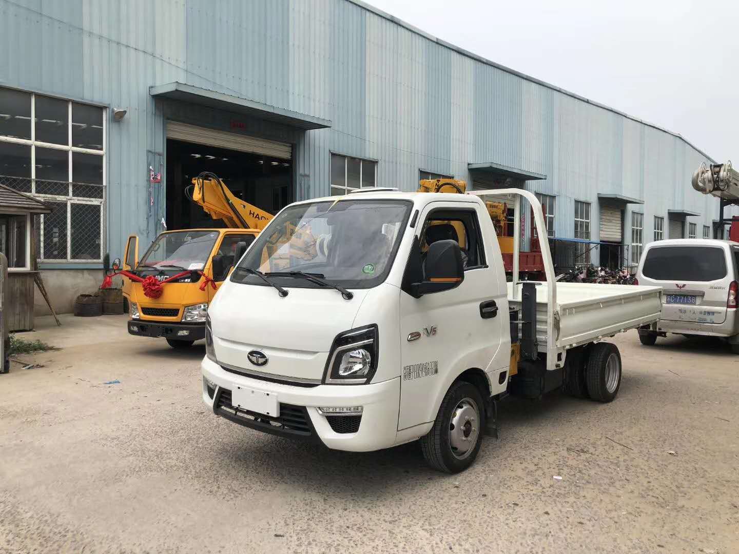 唐骏国六蓝牌2吨随车吊