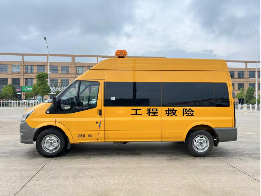 福特 V348 长轴高顶救险车（气防车）