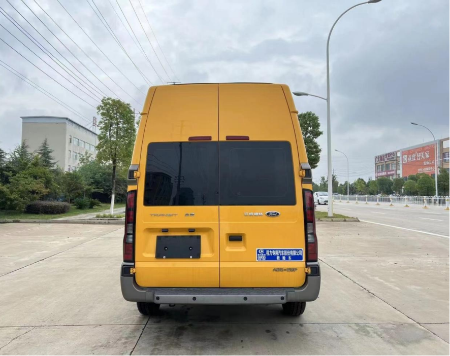 福特 V348 长轴高顶救险车（气防车）