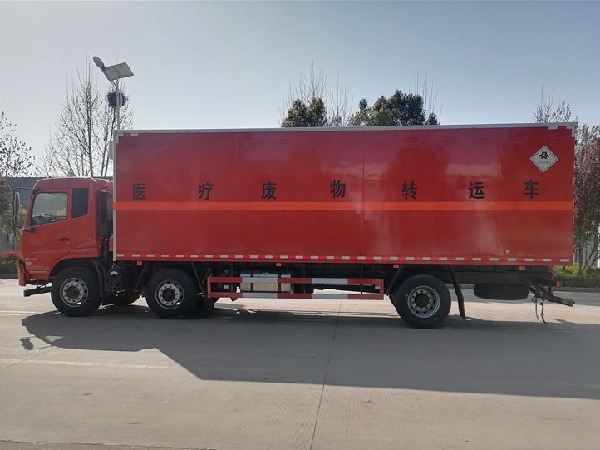 15吨小三轴东风医疗废物转运车
