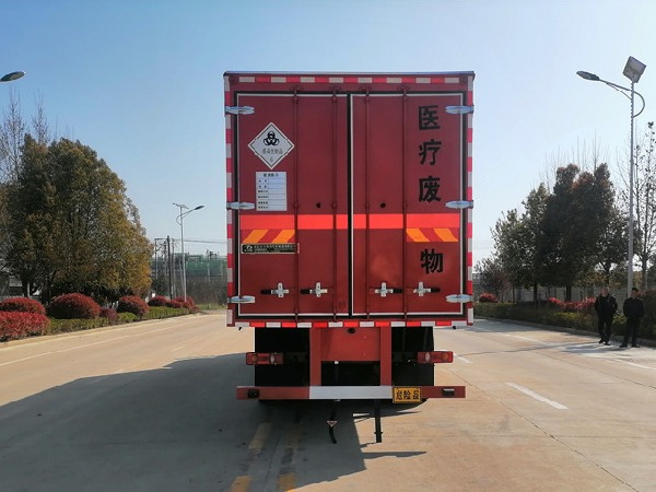 15吨小三轴东风医疗废物转运车