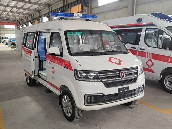 国六金杯小海狮1.5L转运救护车
