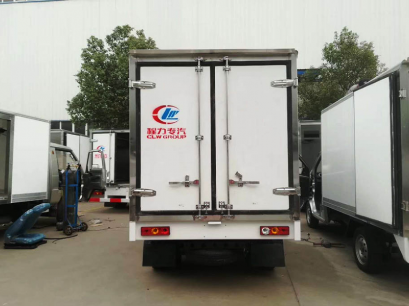福田国六祥菱小型M1蓝牌3.2米冷藏车