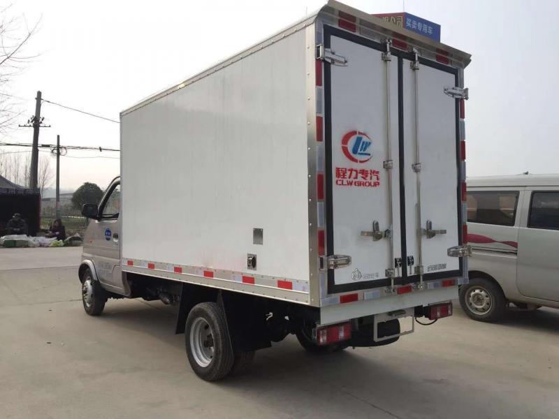 长安后双轮3米小型汽油冷藏车