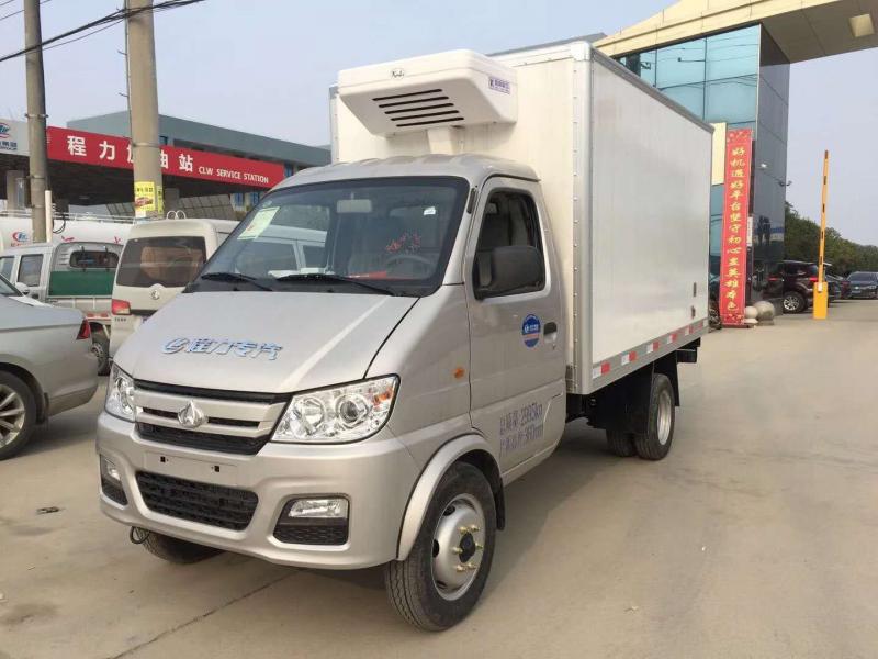 长安后双轮3米小型汽油冷藏车