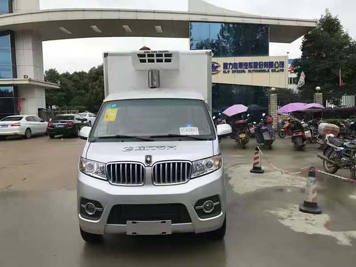 金杯2.85米小型蓝牌汽油冷藏车