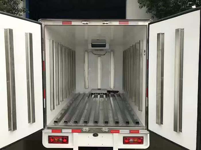 金杯2.85米小型蓝牌汽油冷藏车
