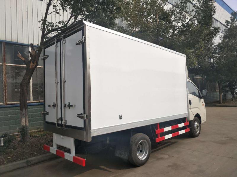 福田康瑞KQ1柴油3米冷藏车