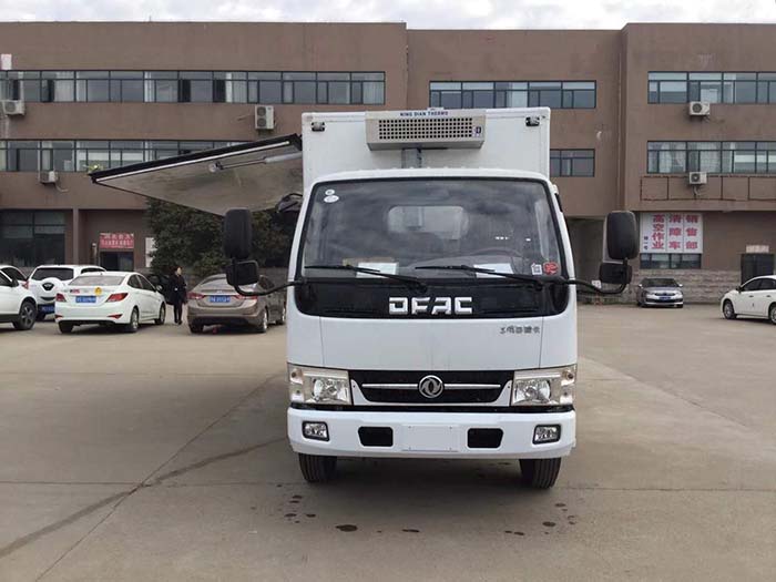 东风多利卡4米蓝牌冷藏车