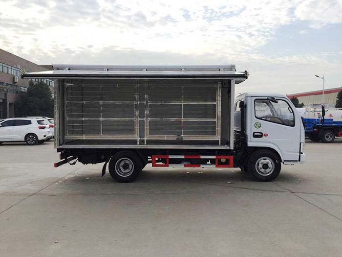 东风多利卡4米蓝牌冷藏车