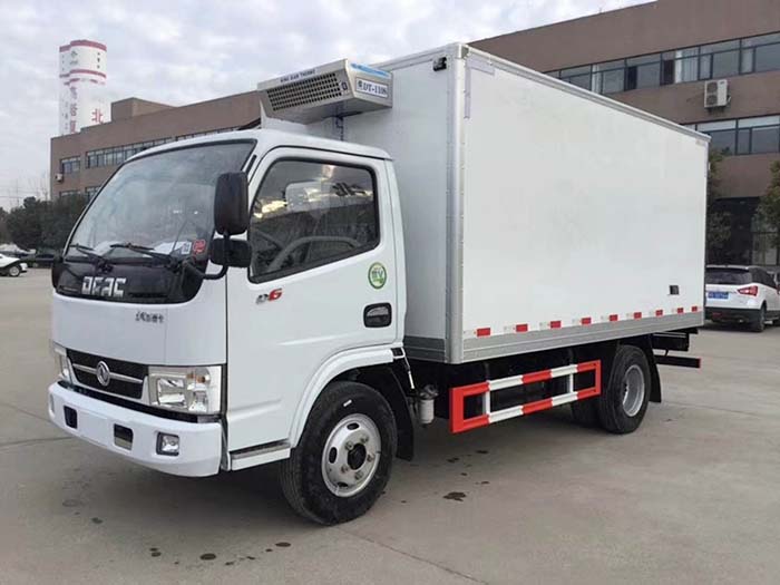 东风多利卡4米蓝牌冷藏车