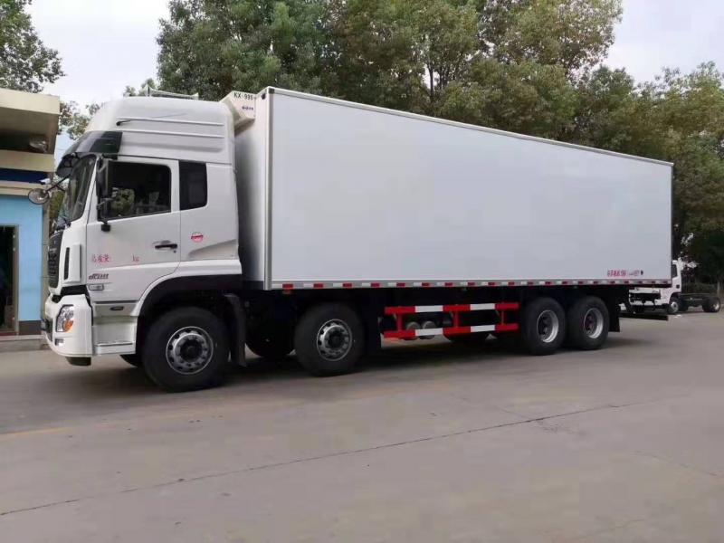 东风天龙前四后八9.4米冷藏车