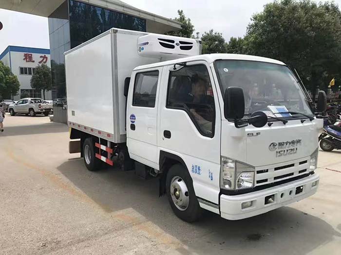 庆铃五十铃蓝牌双排3米保温车